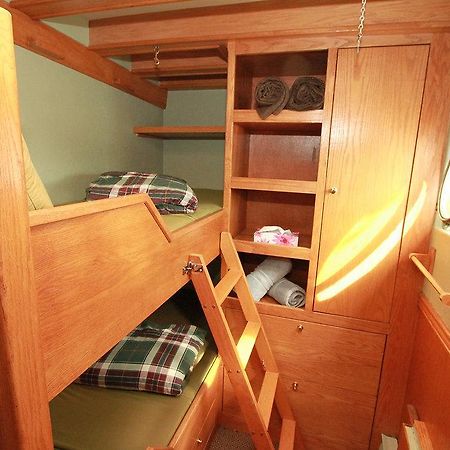 Swept Away Inn Port Alberni Esterno foto